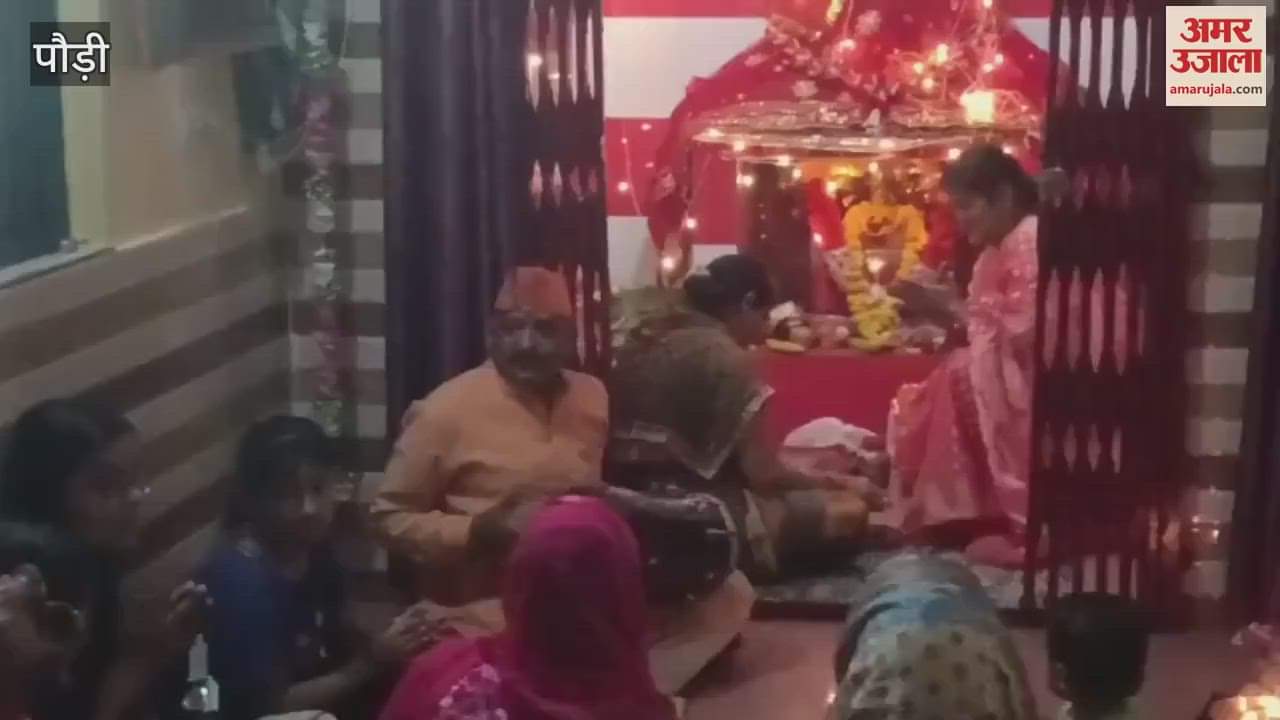 Sharadiya Navratri Goddess worshipped by singing bhajans at Maa Nanda Devi Temple in Srinagar