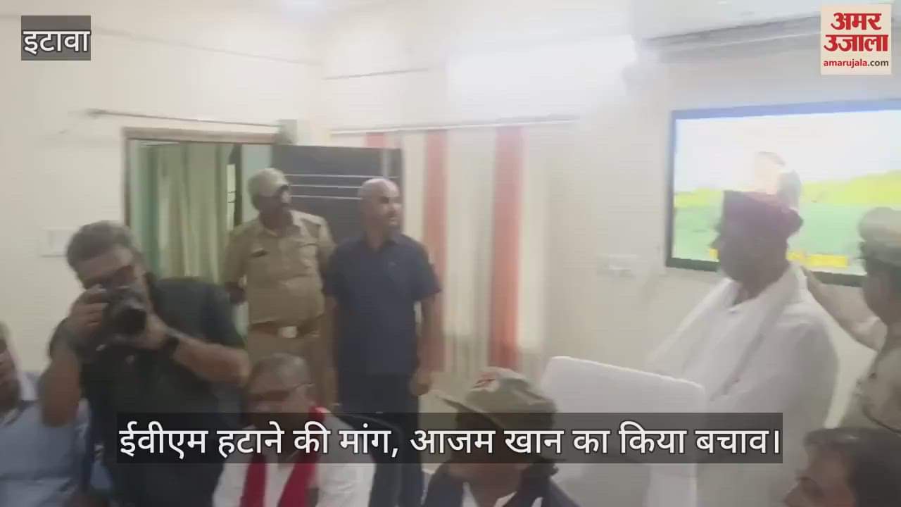 इटावा में अखिलेश यादव का भाजपा पर हमला, बोले- सरकार बनते ही मिट्टी के पहाड़ लौटाएंगे