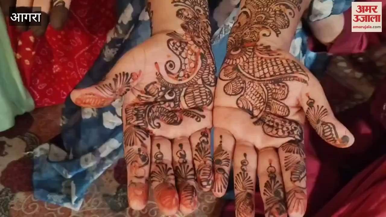 Women applied mehndi on occasion of Maharaja Agrasen Jayanti