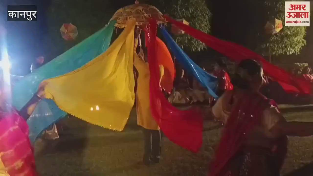 solo Garba festival was organized, dancing to the beats of drums and tambourines