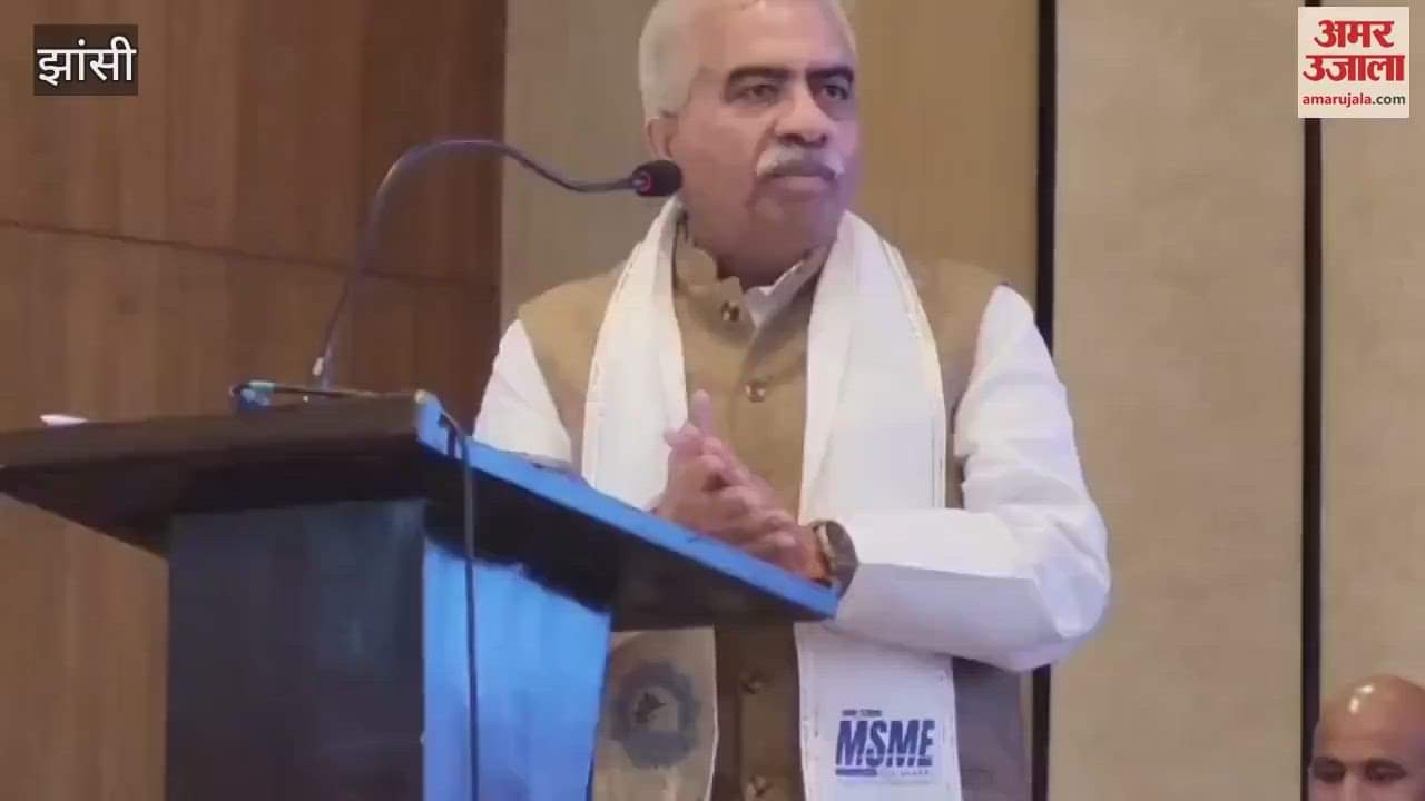 Jhansi: Minister Rakesh Sachan congratulated the Amar Ujala family from the stage and said – they are doing very commendable work.