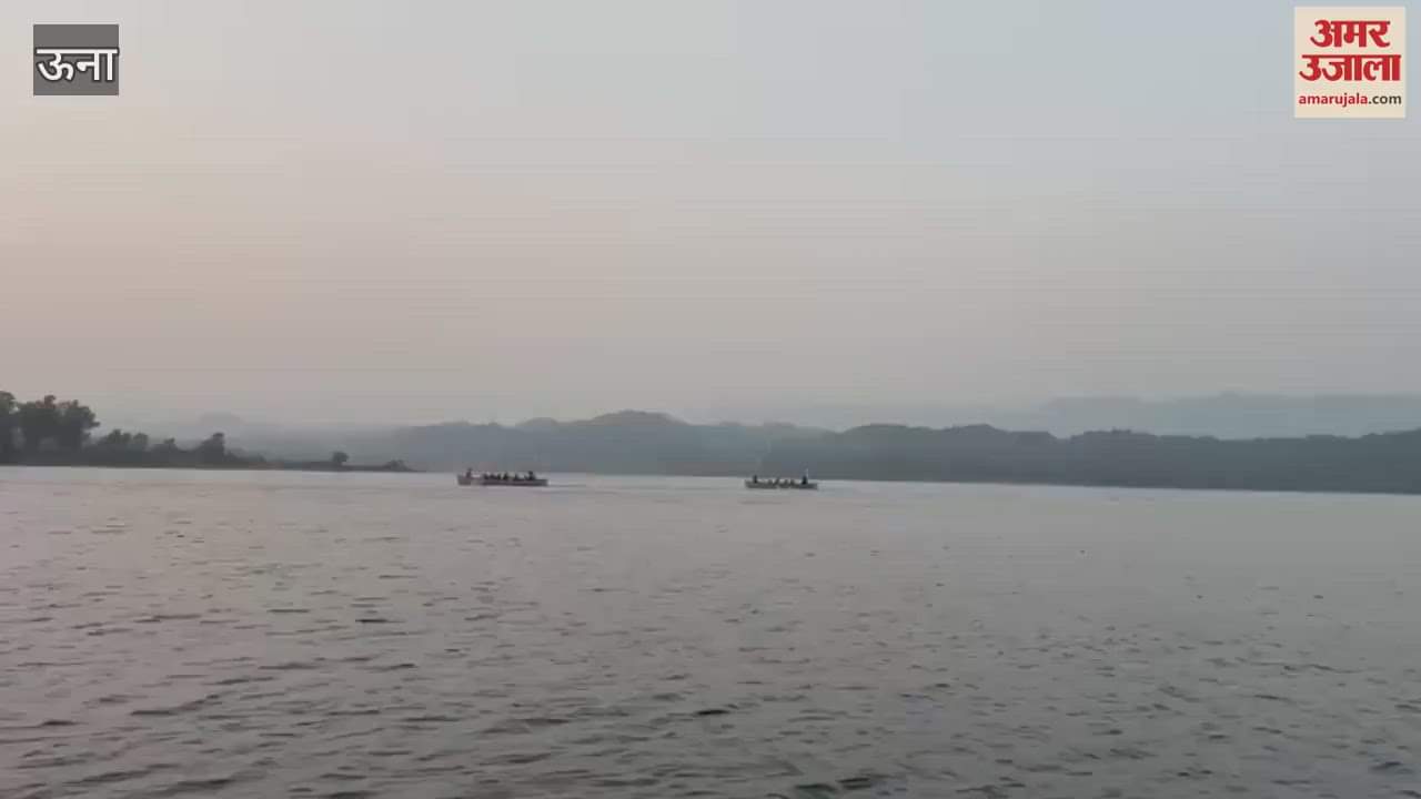 Una Ninth day of Shutudri Vandan Sailing Campaign awareness rally and boating competition are the centre of attraction