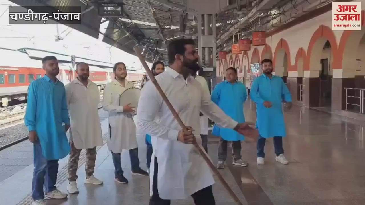 Passengers were made aware about cleanliness at Firozpur station