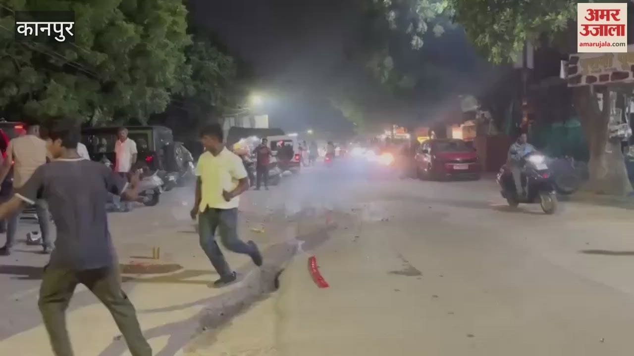 SP workers celebrated Irfan Solanki's bail being granted, bursting firecrackers