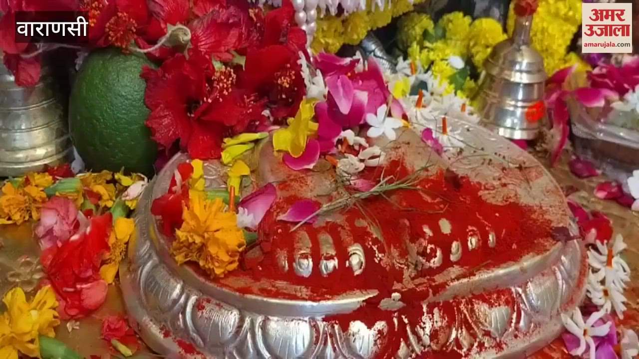 On third day navaratri devotees gathered to have darshan of Maa Chandraghanta