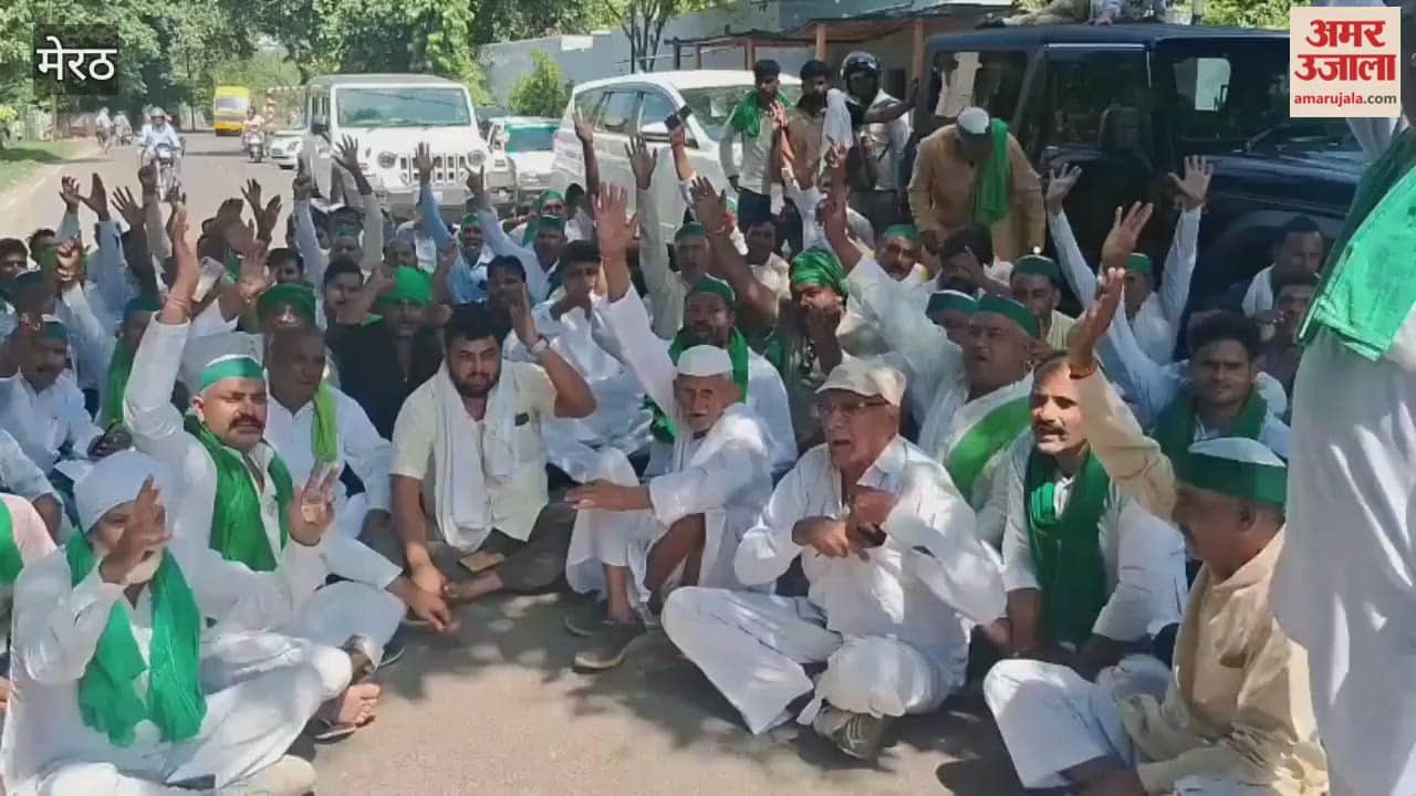 BKU workers stage protest after being stopped from entering Collectorate in Meerut