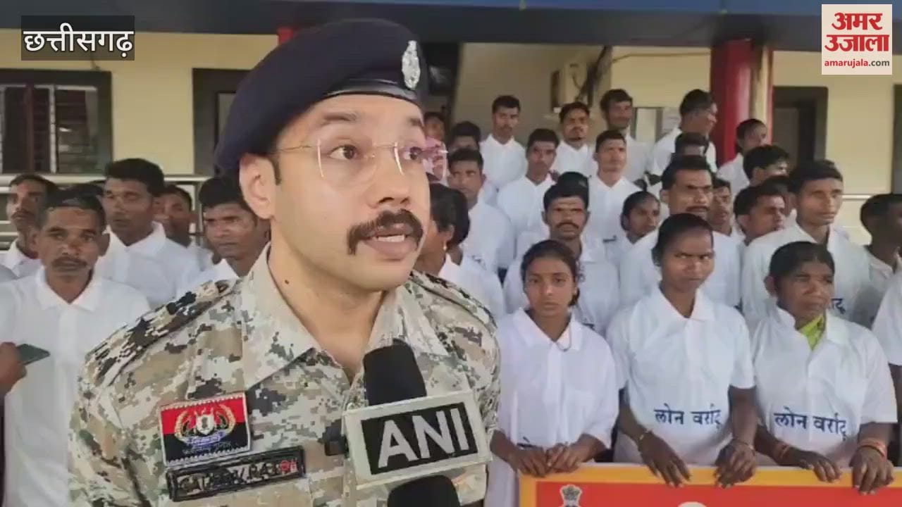 71 नक्सलियों ने किया सामूहिक आत्मसमर्पण, 30 नक्सली पर थे कुल 64 लाख रुपये का इनाम