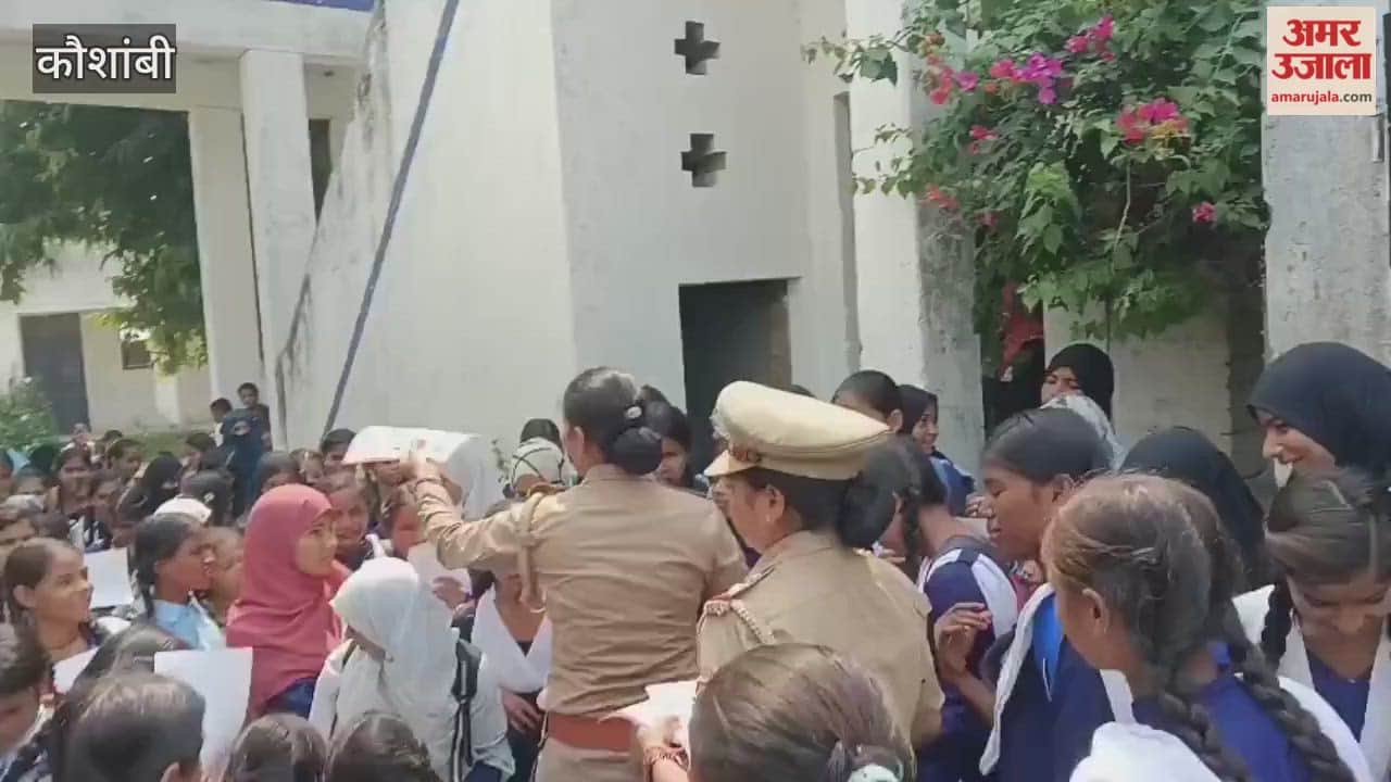 Under Mission Shakti, girl students were made aware, women police gave information