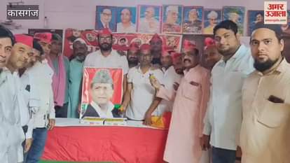 Sweets distributed on release of Azam Khan