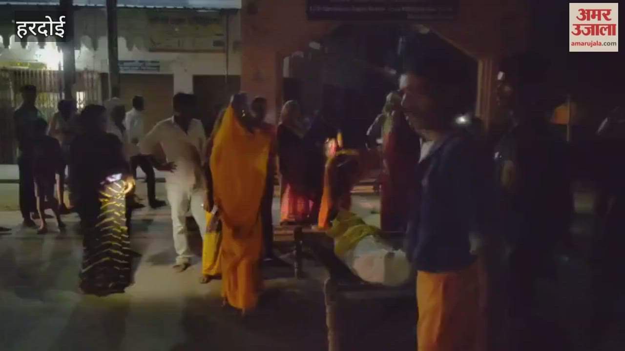 Mother and son die in a road accident, relatives block the road by placing the bodies