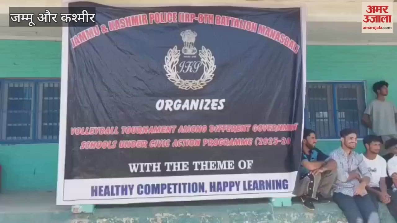 Suphapora High School wins Inter-District Volleyball Championship