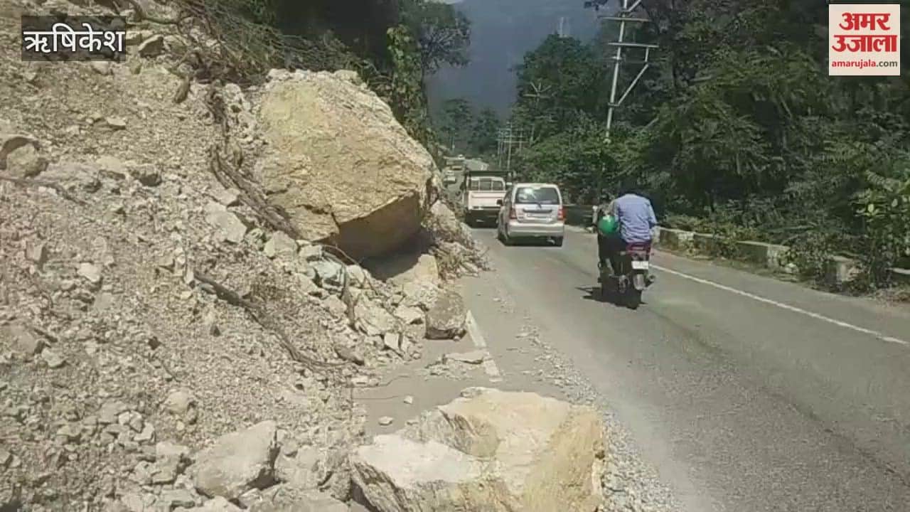Badrinath Highway: Debris scattered on the highway before Shivpuri market; long queues of vehicles have formed