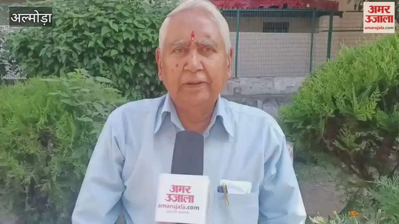 Congress workers staged a sit-in protest against the UKSSSC paper leak in almora