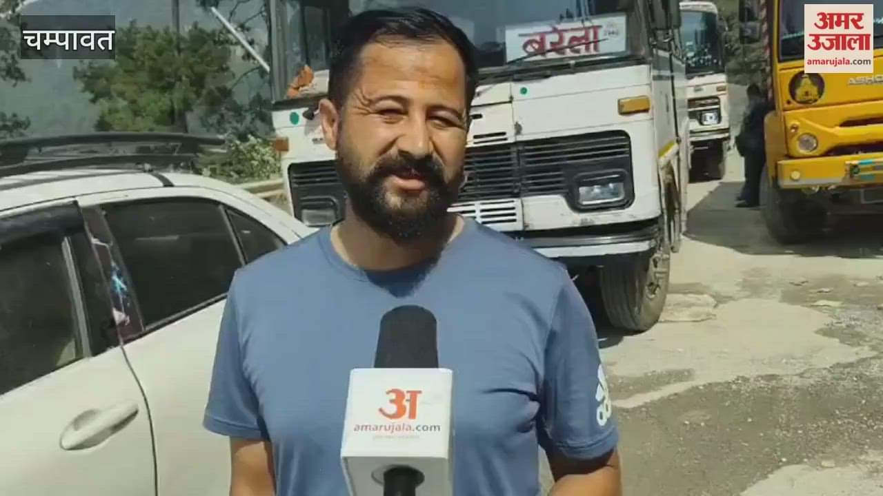 There was a long jam on Tanakpur-Champawat NH due to Swala danger zone