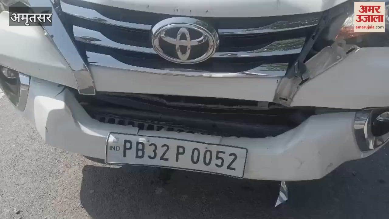 vehicle in Sukhbir Badal convoy met with an accident in Amritsar