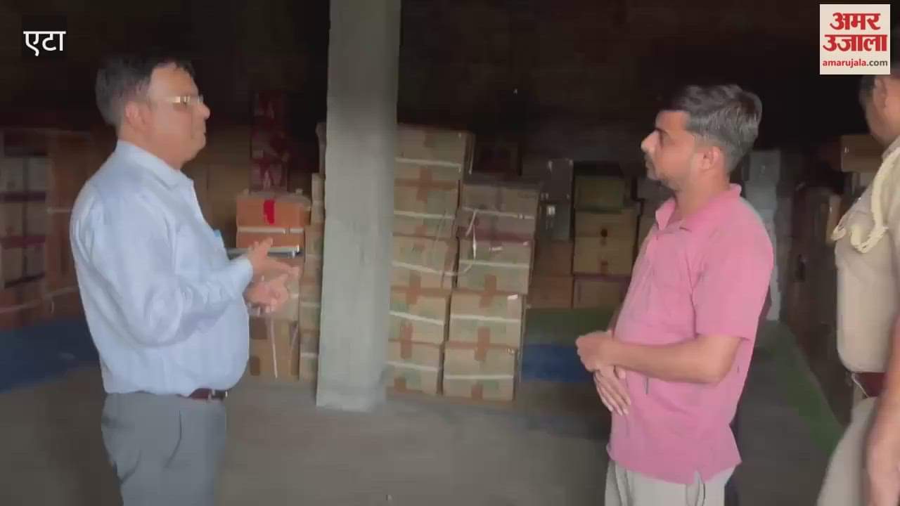 officials inspect firecracker warehouse in Sakiet
