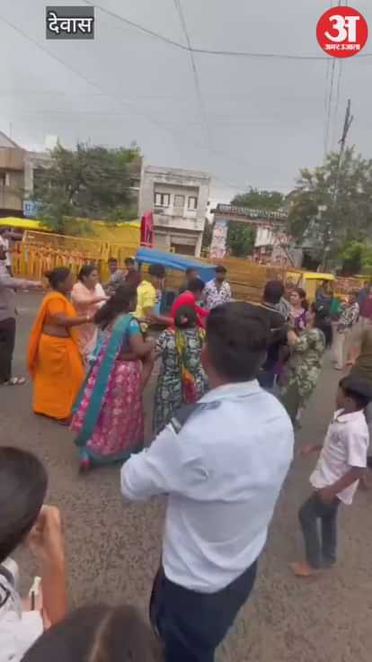Dewas News: UP devotees assaulted during Mata darshan, police register case and begin action