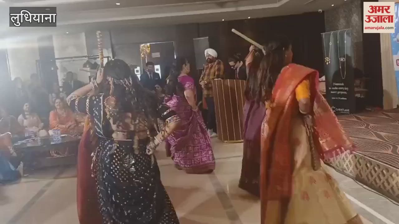 Gayatri Ladies Club organised a Dandiya festival in Ludhiana