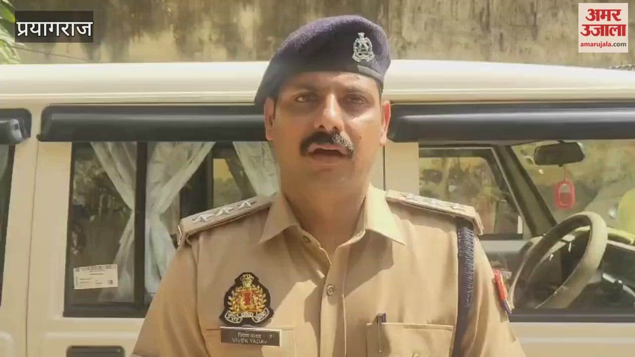 A fierce fight broke out at Ghazi Mian's temple in Sikandra over money from the donation box. Police registered a case and started investigation.