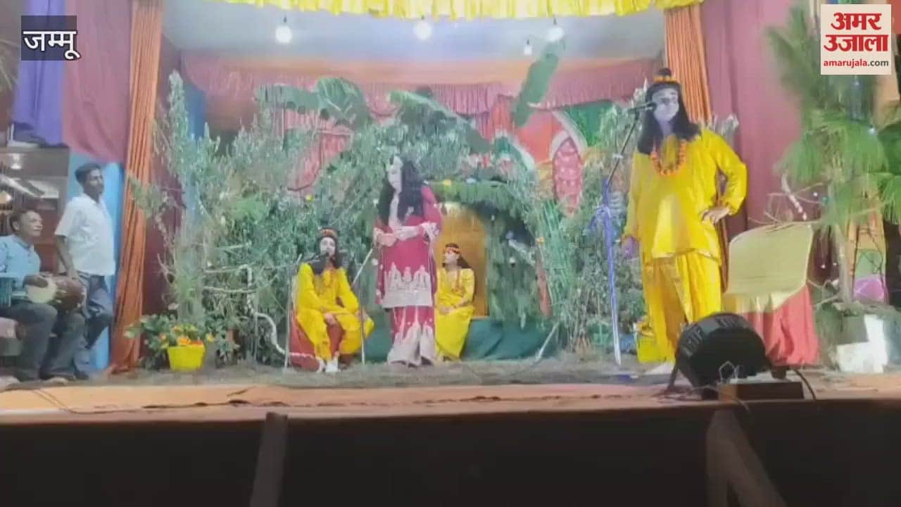 The scene of Sarupanakha was brought to life in the Ramlila at Chinani, drawing loud applause from the audience.