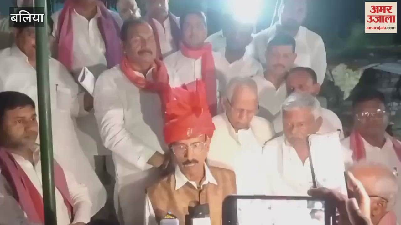 Samajwadi Party MP met teacher Devendra family in Ballia