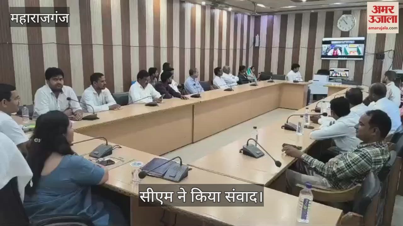 The CM interacted with the Municipal Council President and the Councilor.
