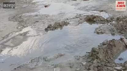 Waterlogging due to leakage in pipeline, causing inconvenience to the people