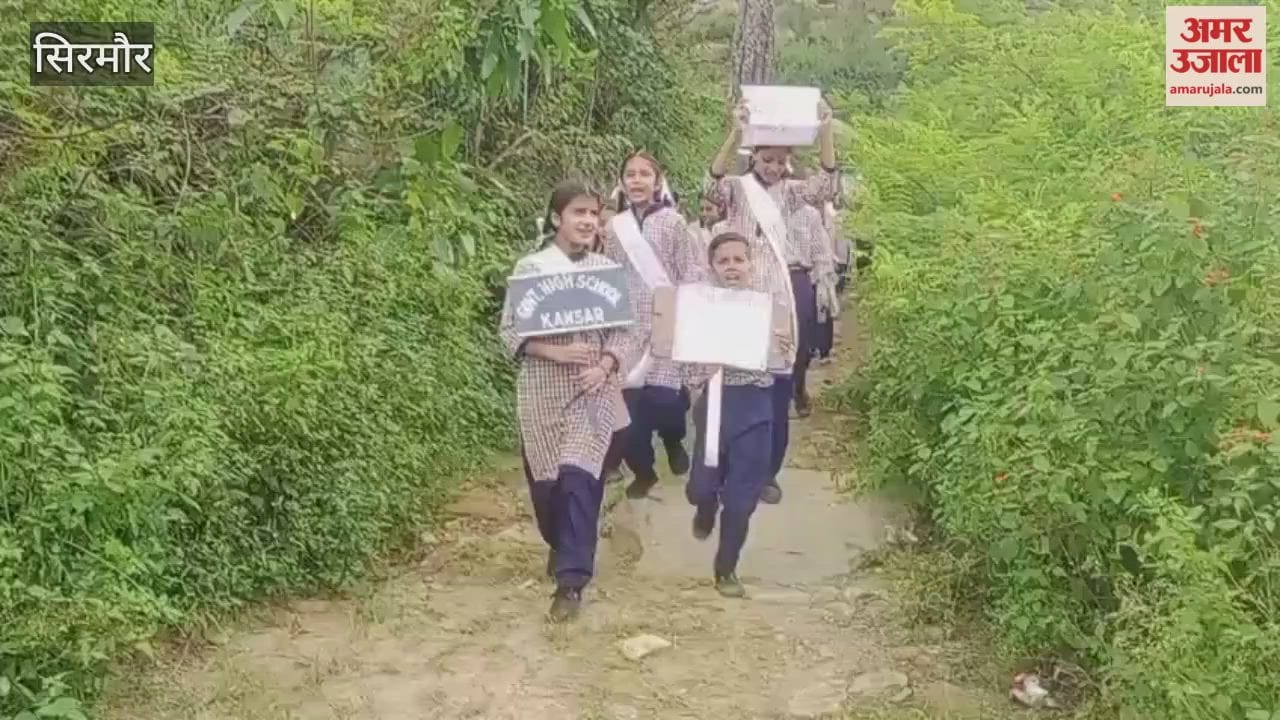 Sirmour Children took out a cleanliness awareness rally in Cancer School
