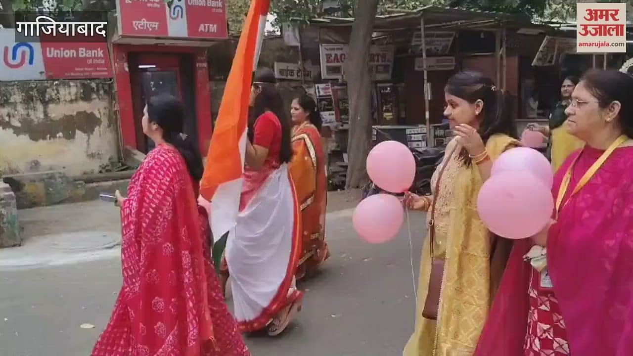 Girl students took out a rally on the occasion of Ashtami in Ghaziabad