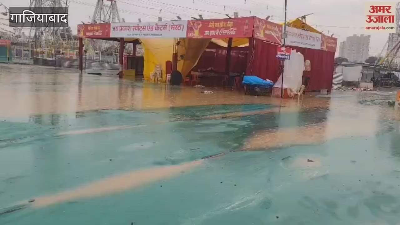 Due to heavy rain Ramlila grounds were flooded and Durga pandals were also filled with water