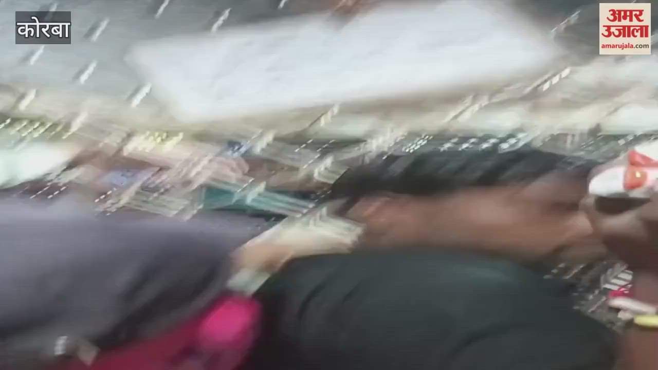 Crowds at liquor shops in Korba and Gandhi Jayanti and Dussehra are dry days