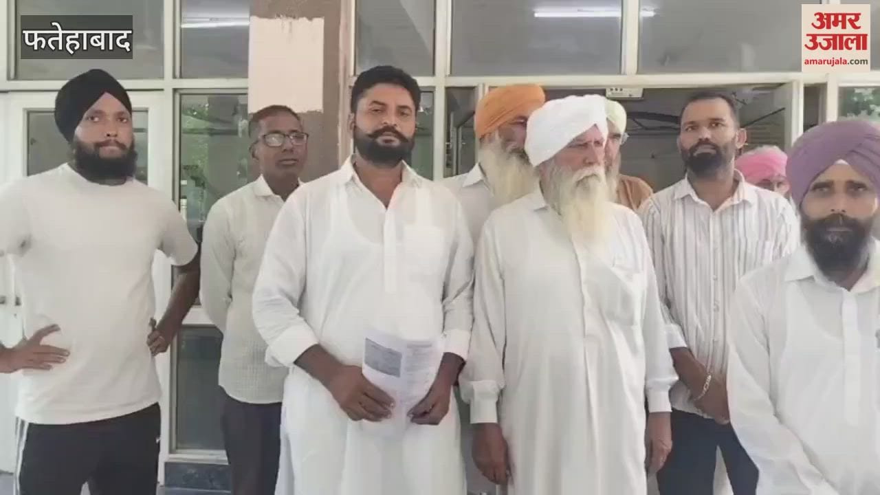 Sarpanchs from 11 villages in Fatehabad demand removal of Ratia Market Committee Chairman; submit memorandum to Deputy Commissioner.