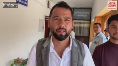 Munsiyari villagers stage protest at the district headquarters demanding the opening of the road