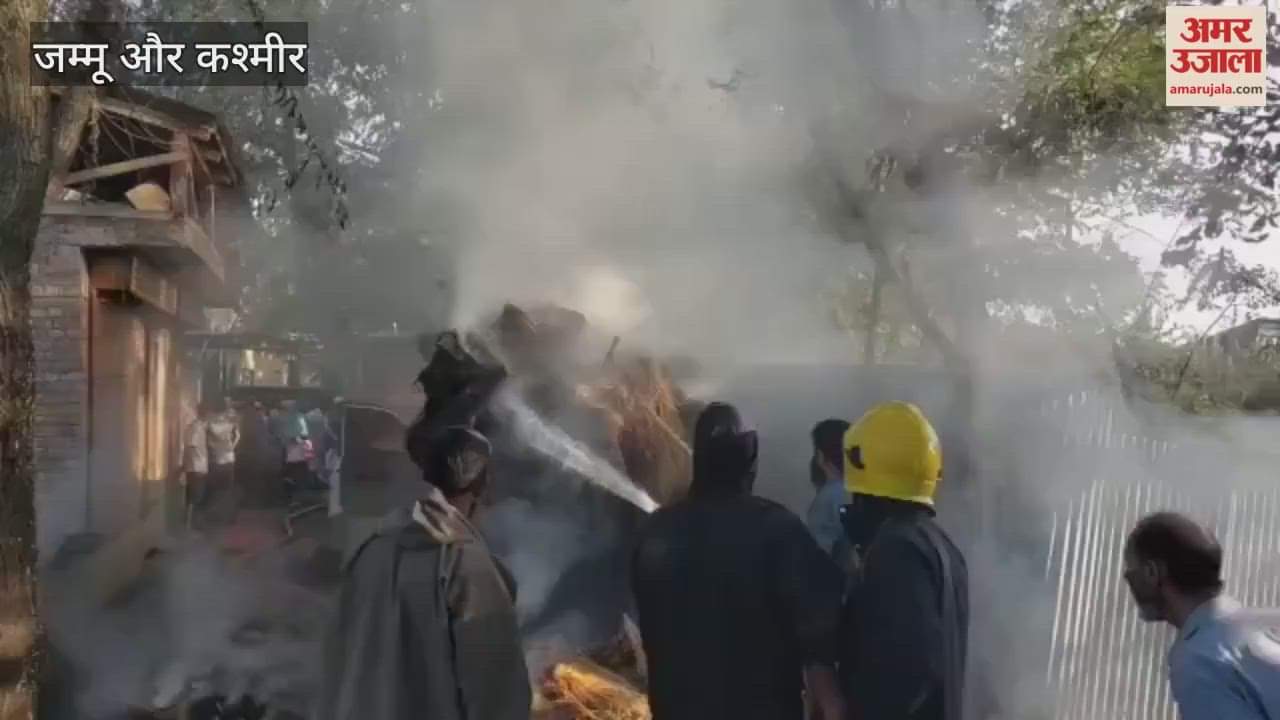 Tata Mobile Catches Fire at Serech Ganderbal, Fire Tender Rushed to Spot