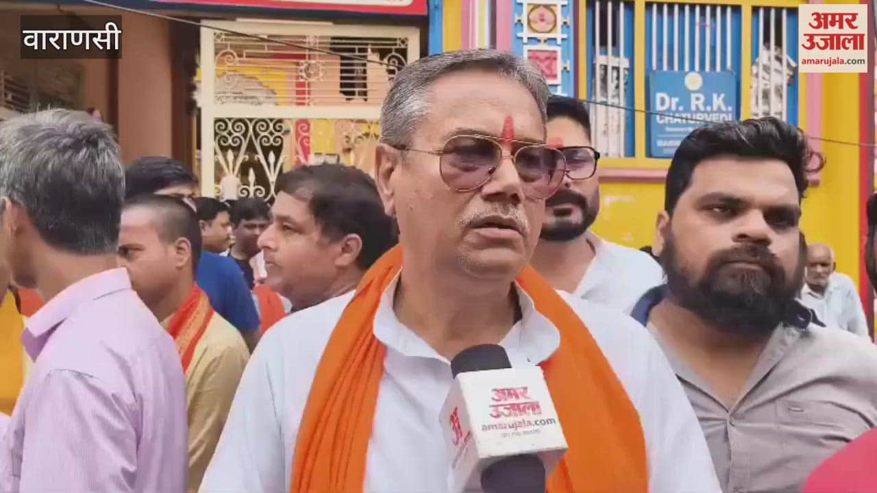 Hindu organizations in Varanasi recited Hanuman Chalisa on street