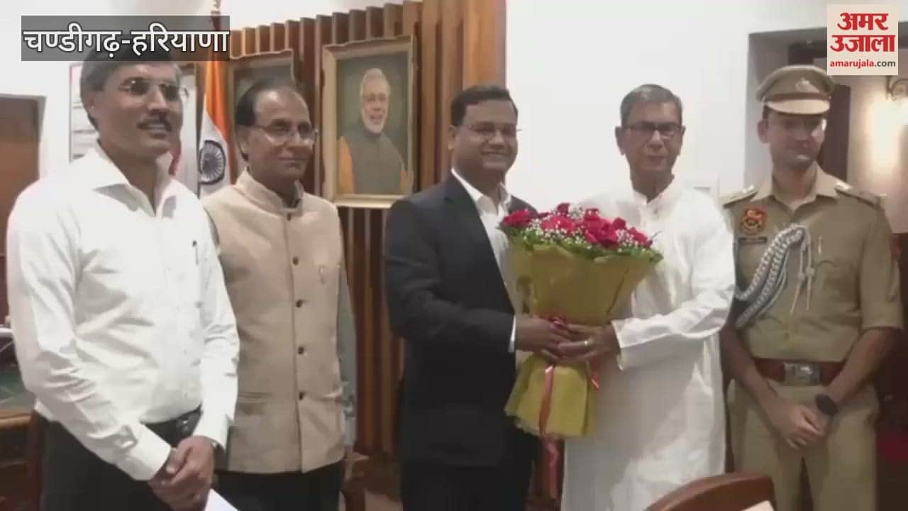 A prayer meeting was organised at the Haryana Raj Bhavan on Gandhi Jayanti.
