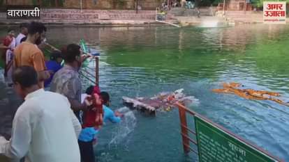 Idol immersion begins in Kashi police and NDRF present