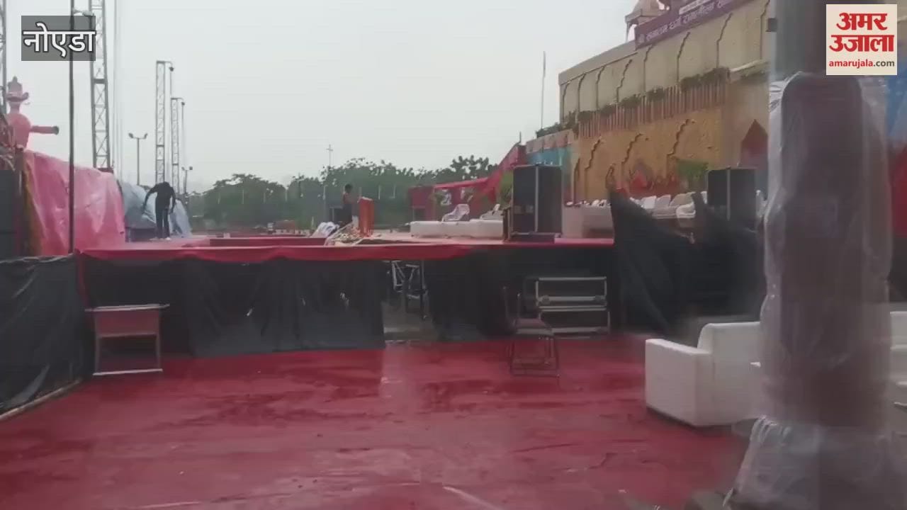 Rain in Noida on Dussehra