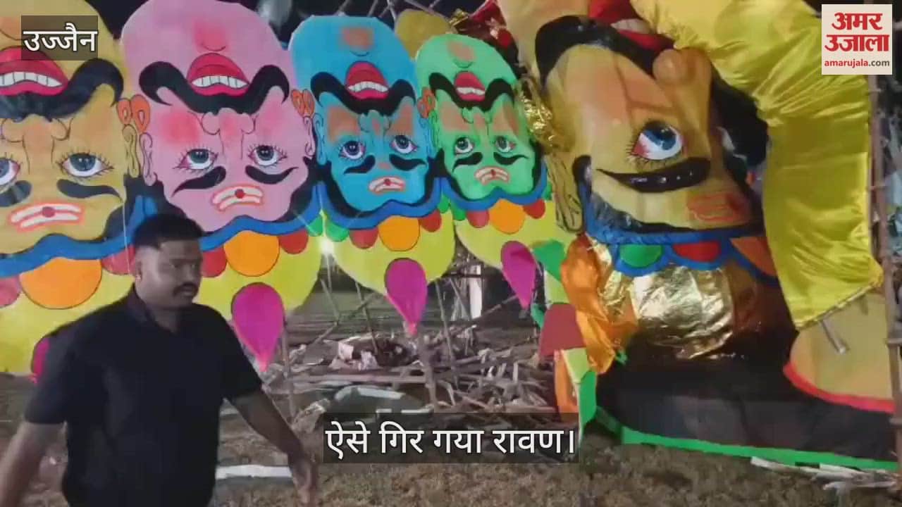 Ravana's effigy fell before it could be burnt in Ujjain, the artisan who made it got injured.