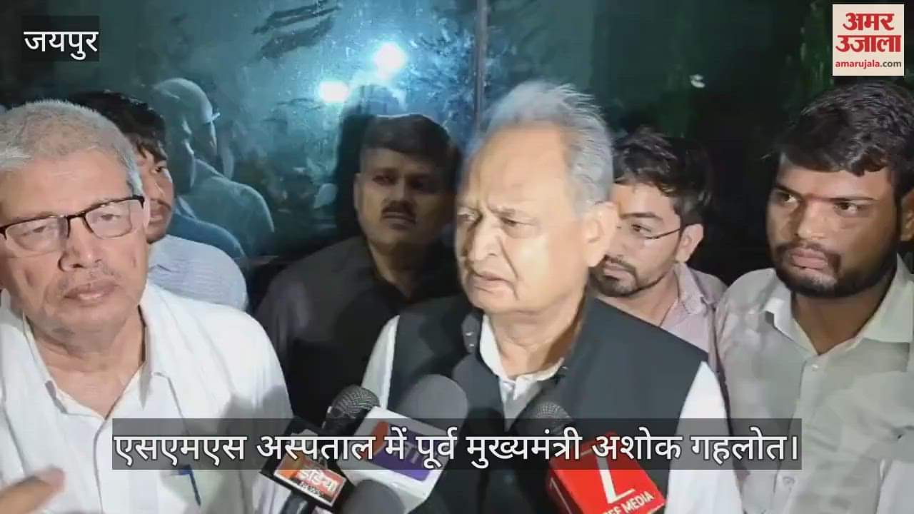 ashok gehlot warning today govt today gundagardi officers will flee after three years congress