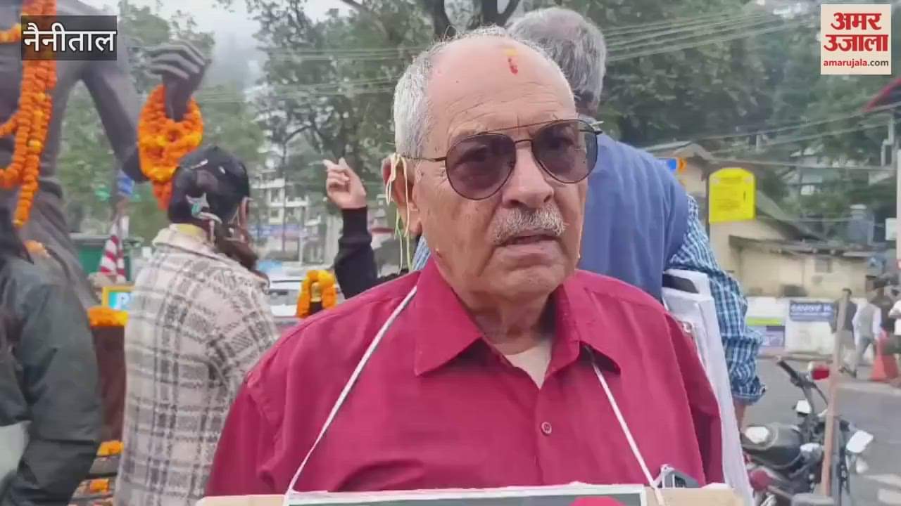 The protester paid tribute to the martyrs of the Muzaffarnagar incident in nainital