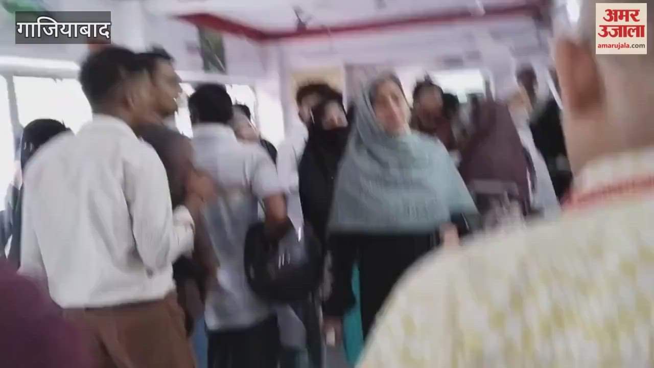 Crowd of patients gathered in MMG Hospital OPD in ghaziabad