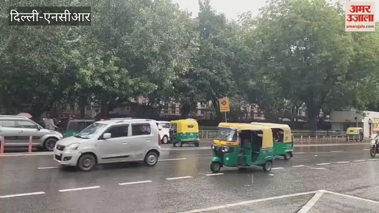 Sudden rain in Delhi and weather changes