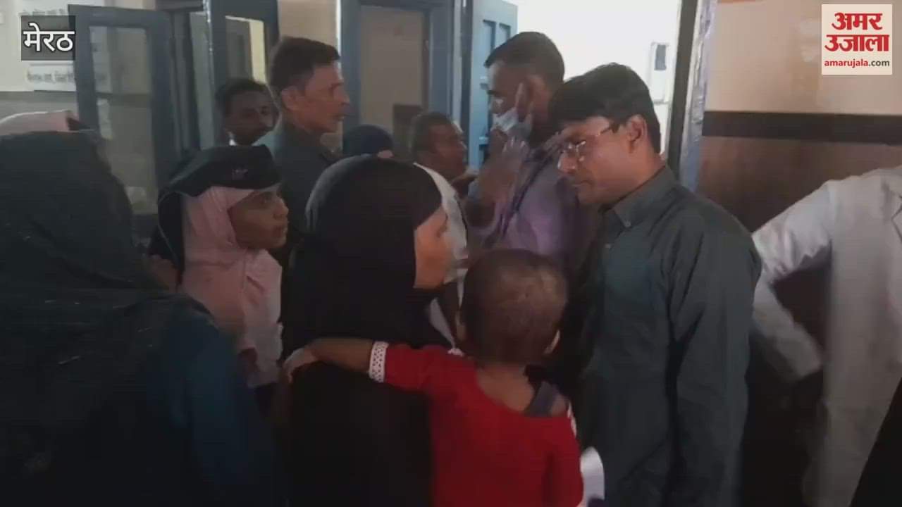 Meerut: Crowd of patients in the district hospital