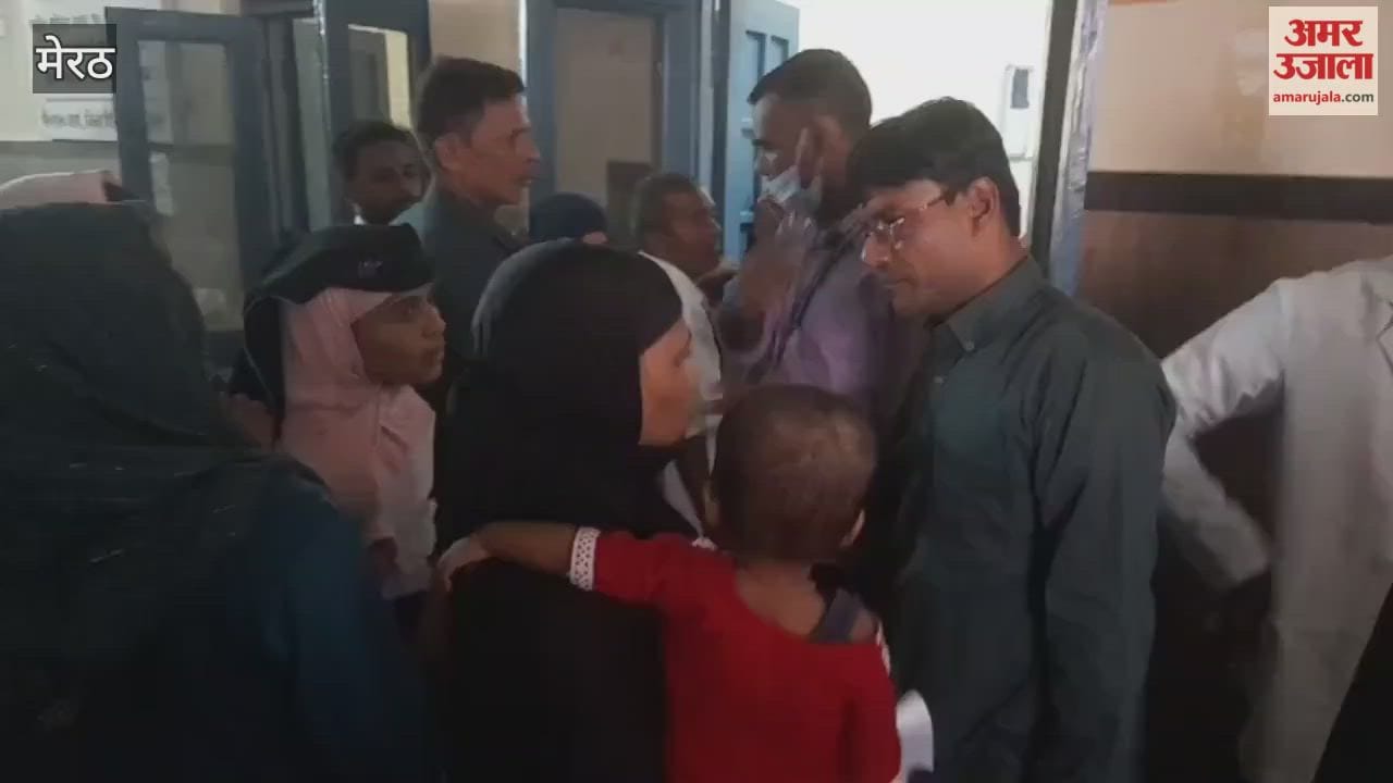 Meerut: Crowd of patients in the district hospital