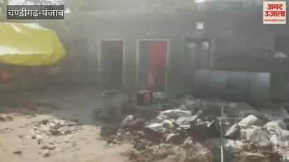 roof of house collapsed due to rain in Tendi Wala village of Firozpur