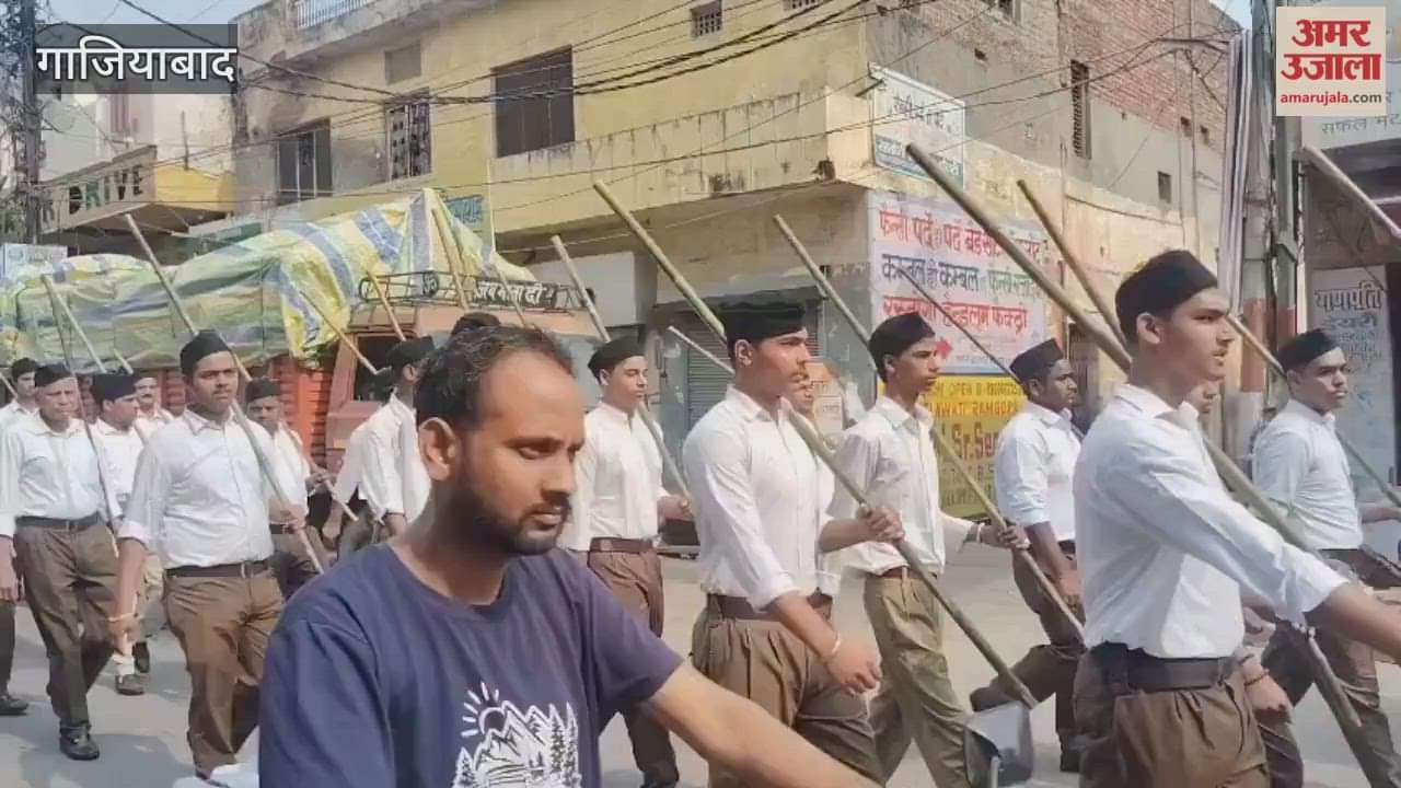 Volunteers took out a procession in Ghaziabad on the occasion of the foundation day of the Rashtriya Swayamsevak Sangh