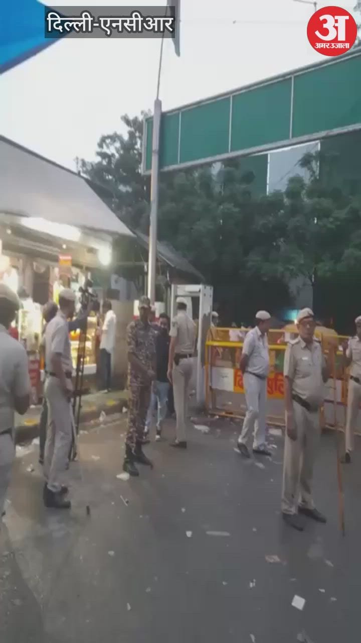 Video: करवा चौथ को लेकर दिल्ली में प्रमुख बाजारों में रौनक, महिलाओं की जोरों पर तैयारी, उमड़ी भारी भीड़