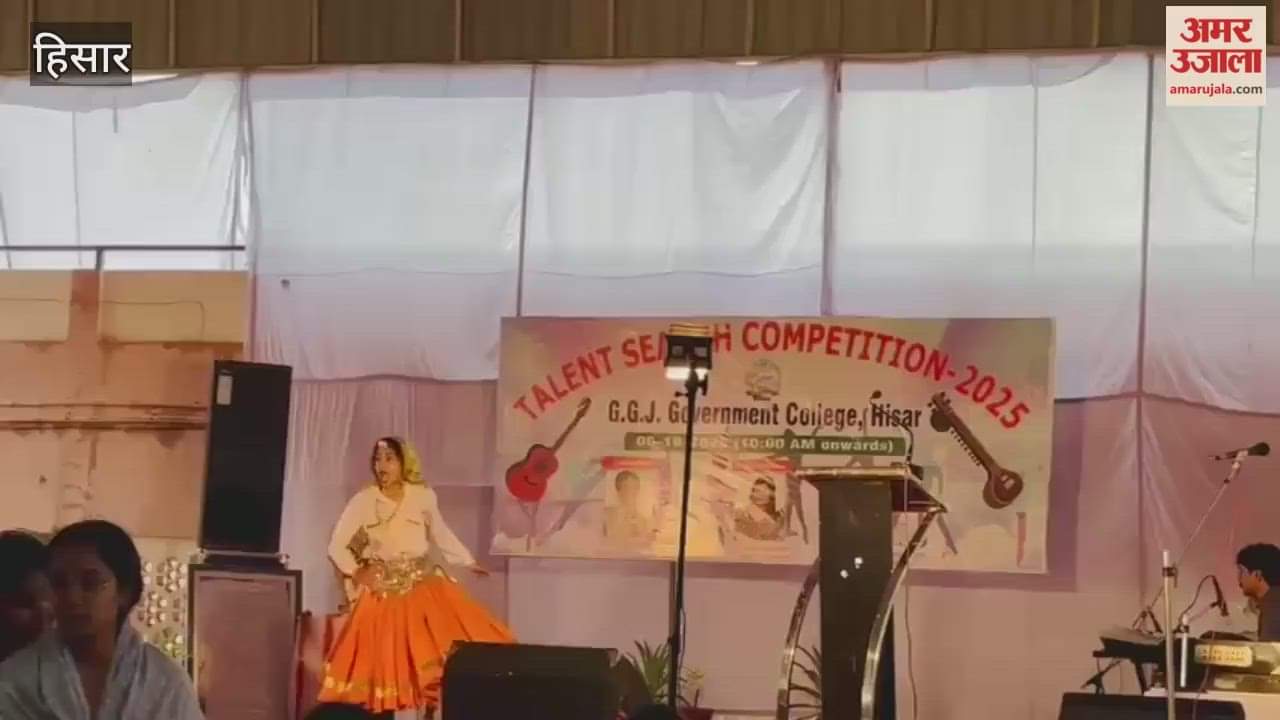 Arun first in Bollywood solo and Sonu first in Folk Song solo in Hisar