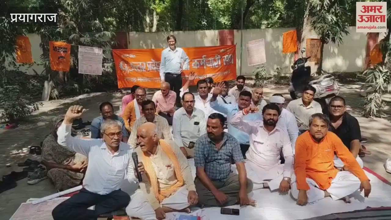 Employees stage protest at Rajapur Roadways Workshop, allege arbitrariness